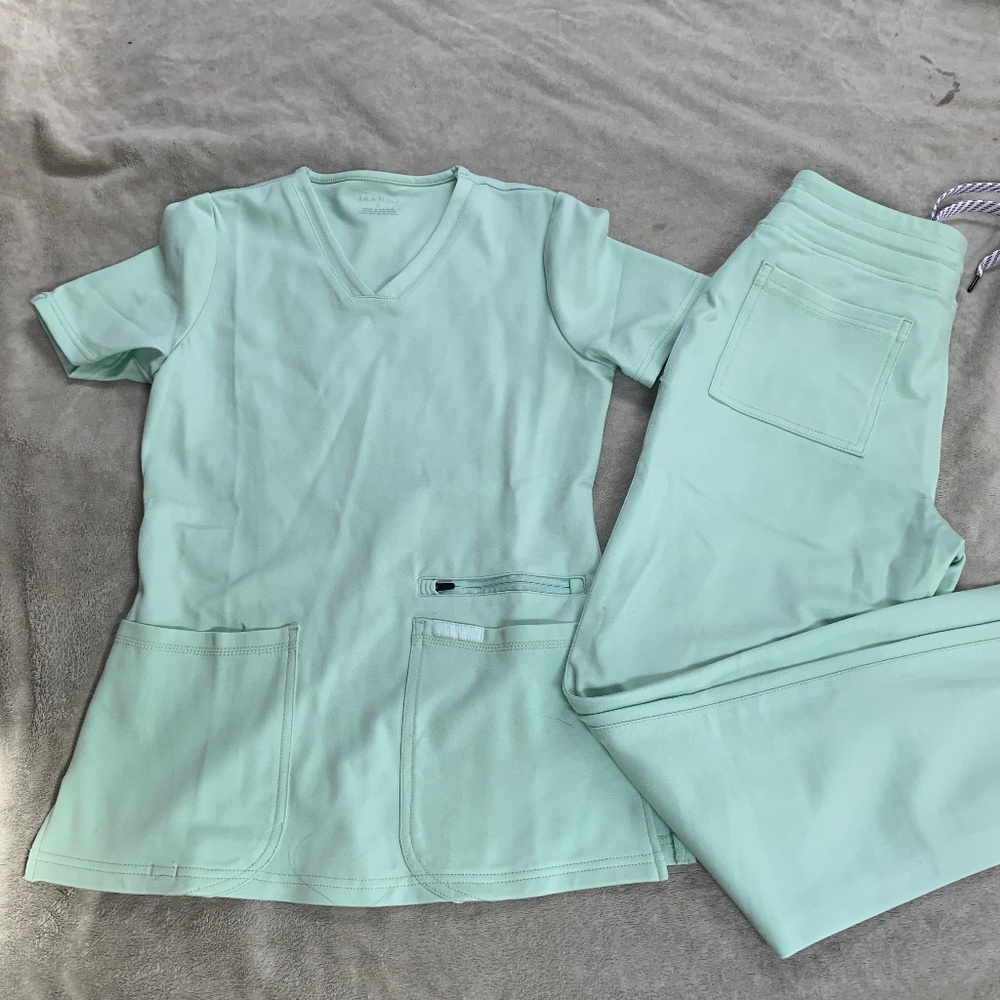 Jaanuu scrubs
